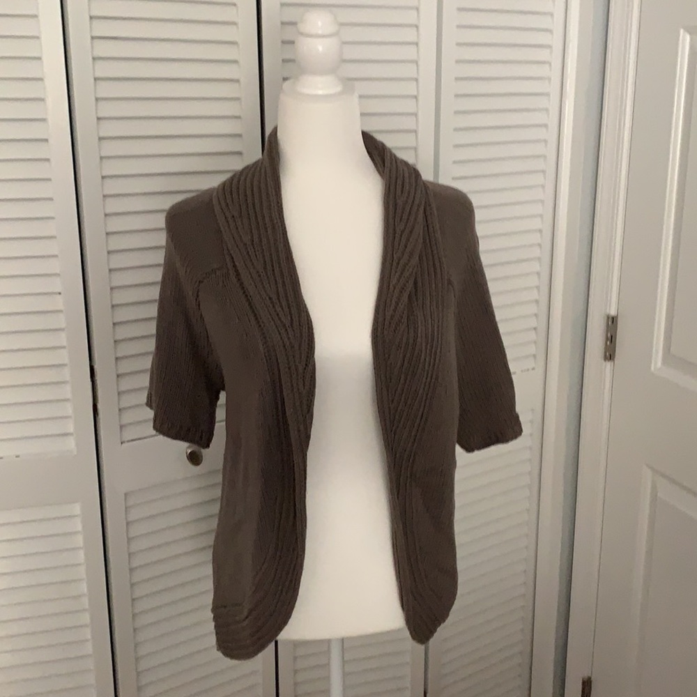 Short sleeve knit sweater top